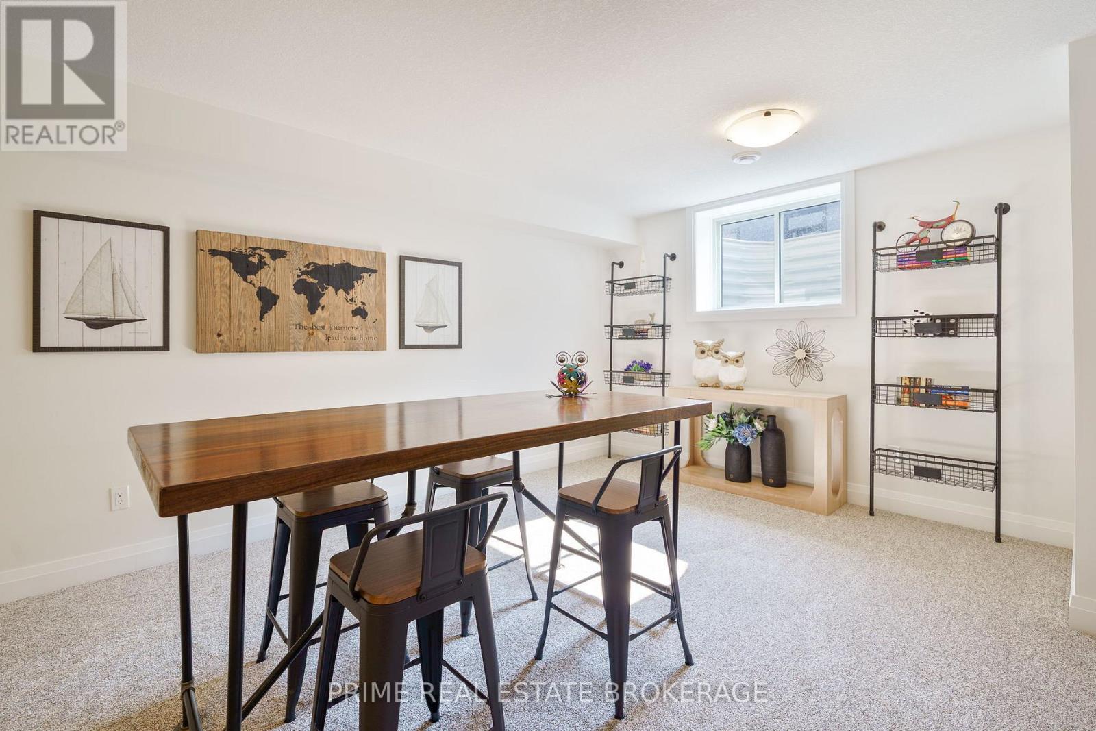 44 - 63 Compass Trail, Central Elgin, ON - Indoor Photo Showing Dining Room