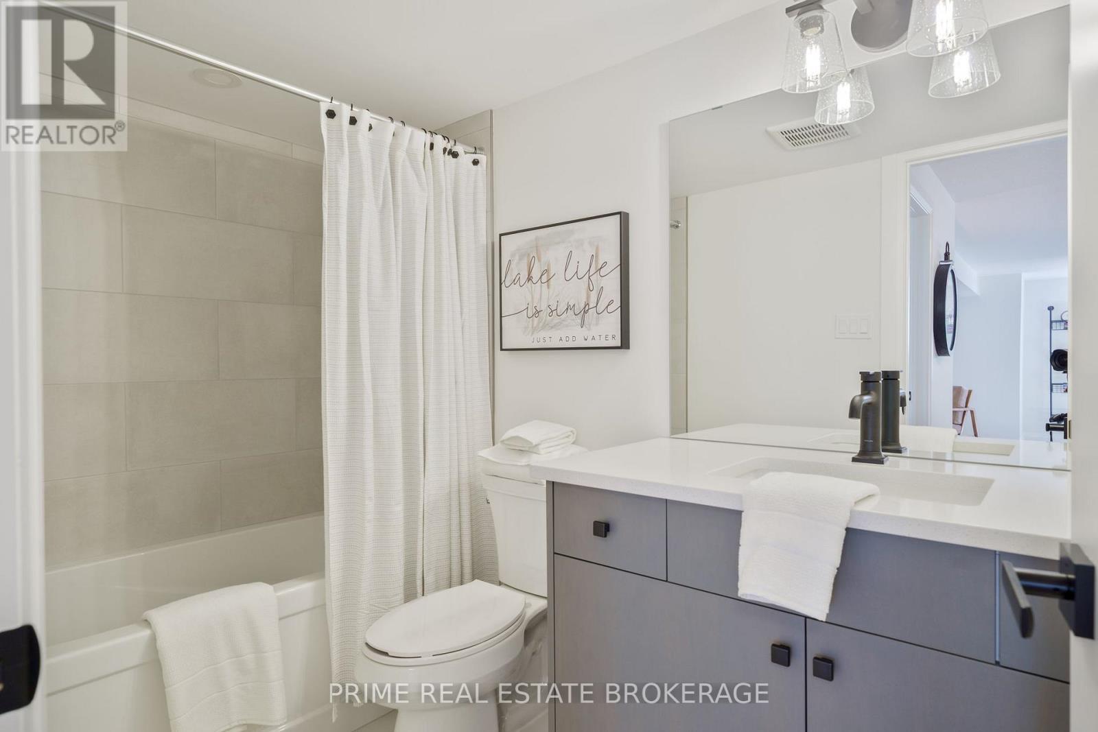 44 - 63 Compass Trail, Central Elgin, ON - Indoor Photo Showing Bathroom