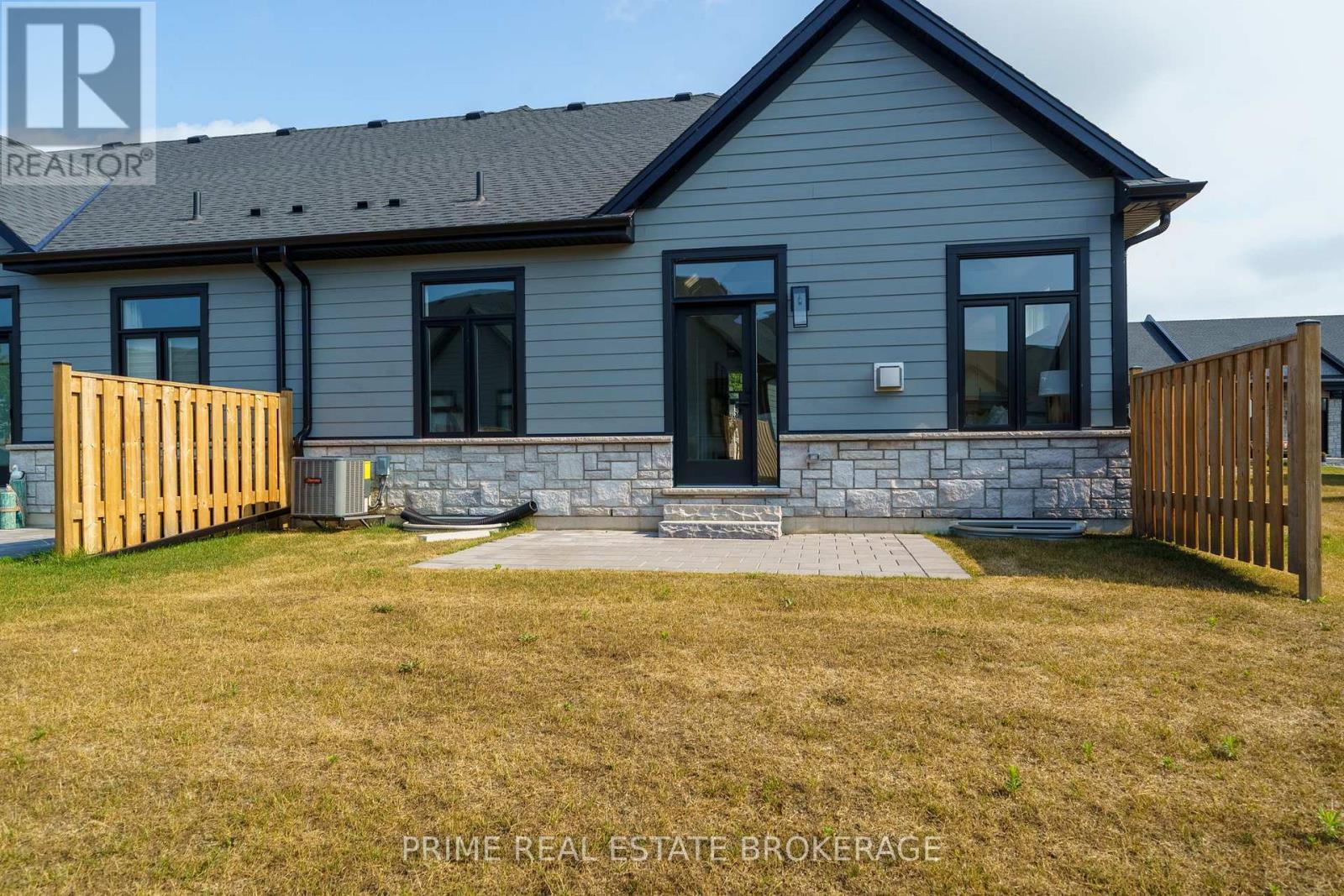 44 - 63 Compass Trail, Central Elgin, ON - Outdoor