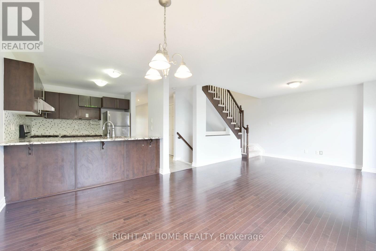 322 Brettonwood Ridge, Ottawa, ON - Indoor Photo Showing Kitchen