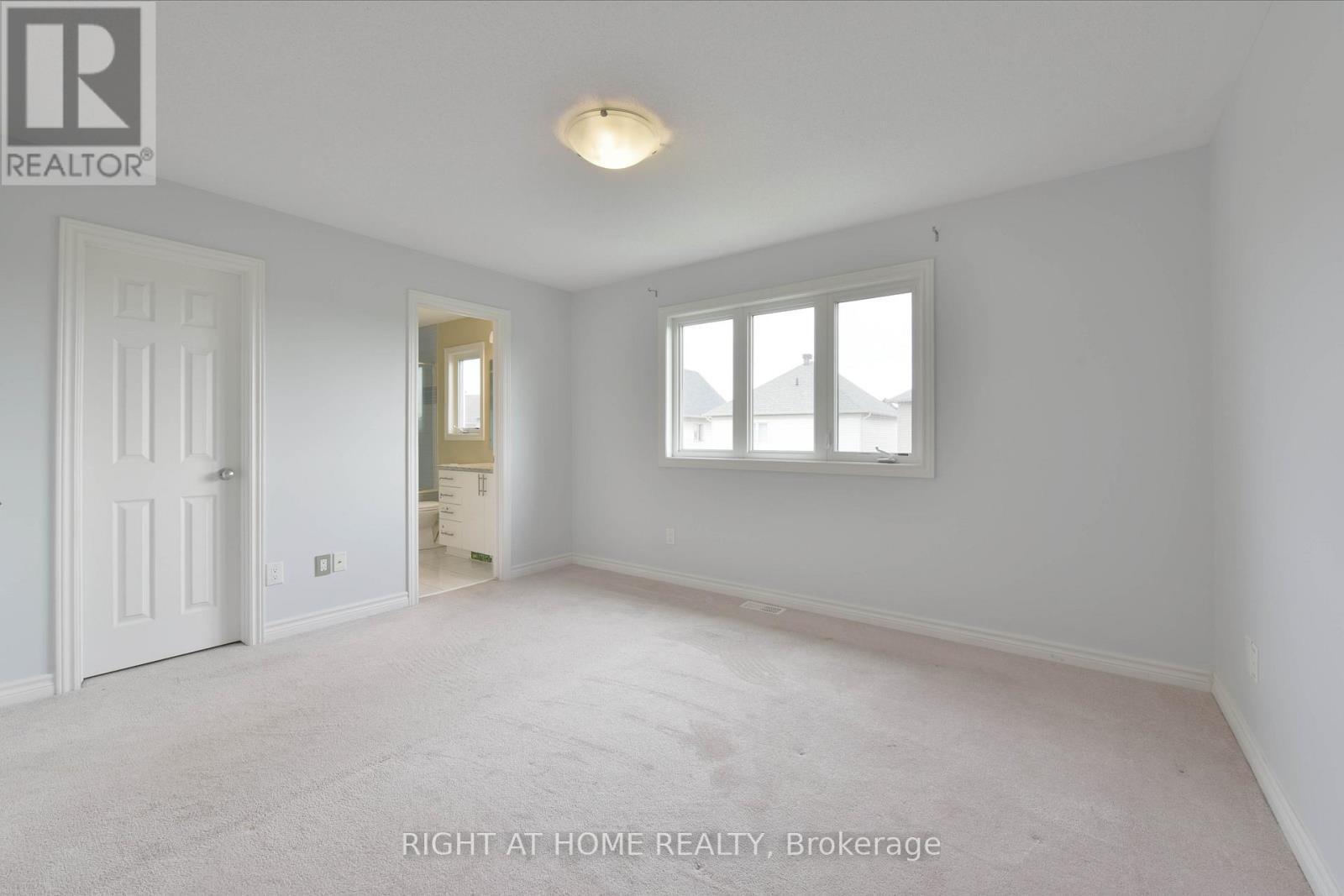 322 Brettonwood Ridge, Ottawa, ON - Indoor Photo Showing Other Room