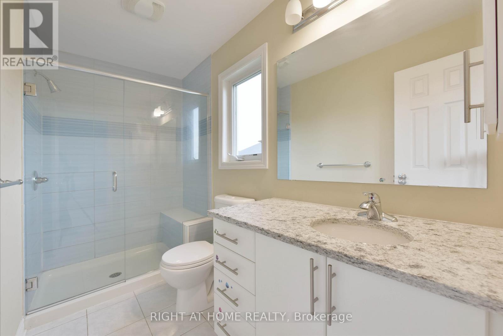 322 Brettonwood Ridge, Ottawa, ON - Indoor Photo Showing Bathroom