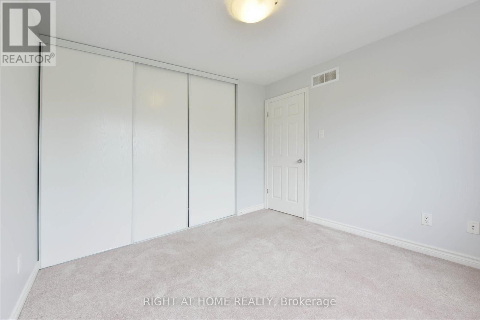 322 Brettonwood Ridge, Ottawa, ON - Indoor Photo Showing Other Room