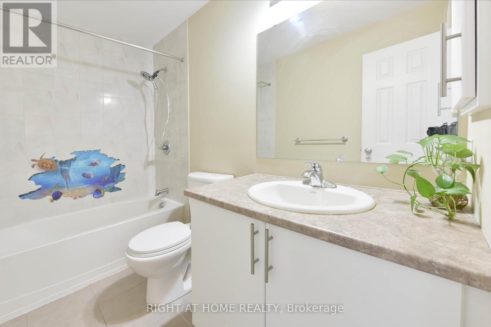 322 Brettonwood Ridge, Ottawa, ON - Indoor Photo Showing Bathroom