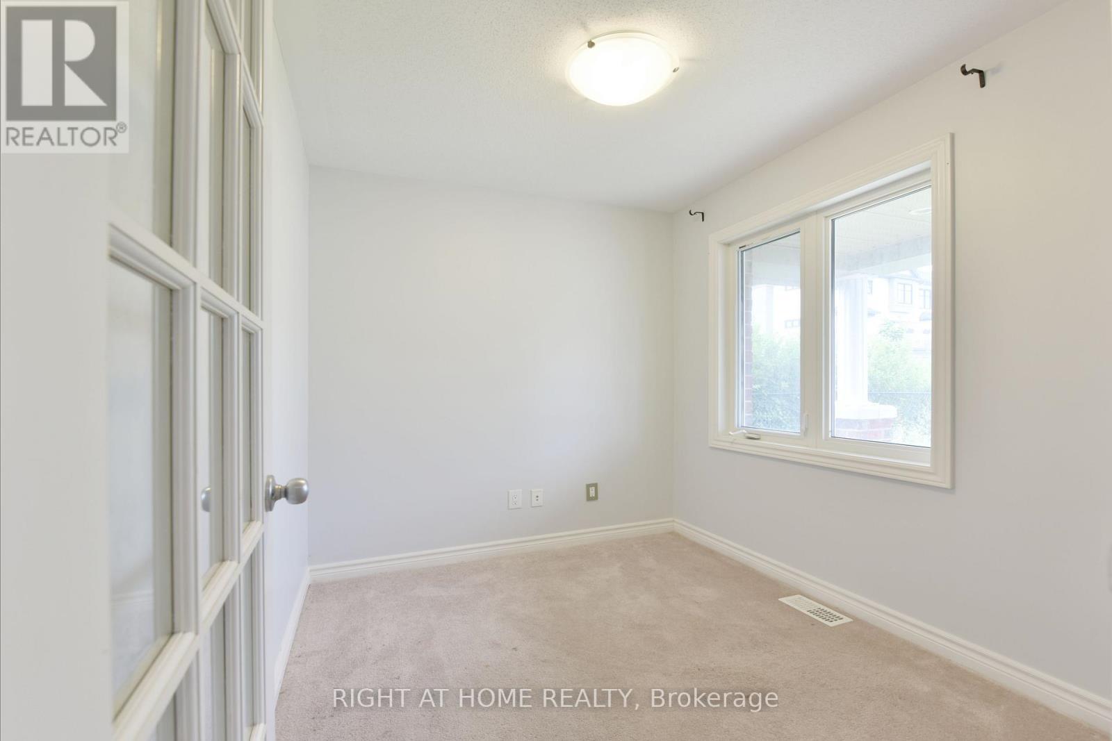 322 Brettonwood Ridge, Ottawa, ON - Indoor Photo Showing Other Room