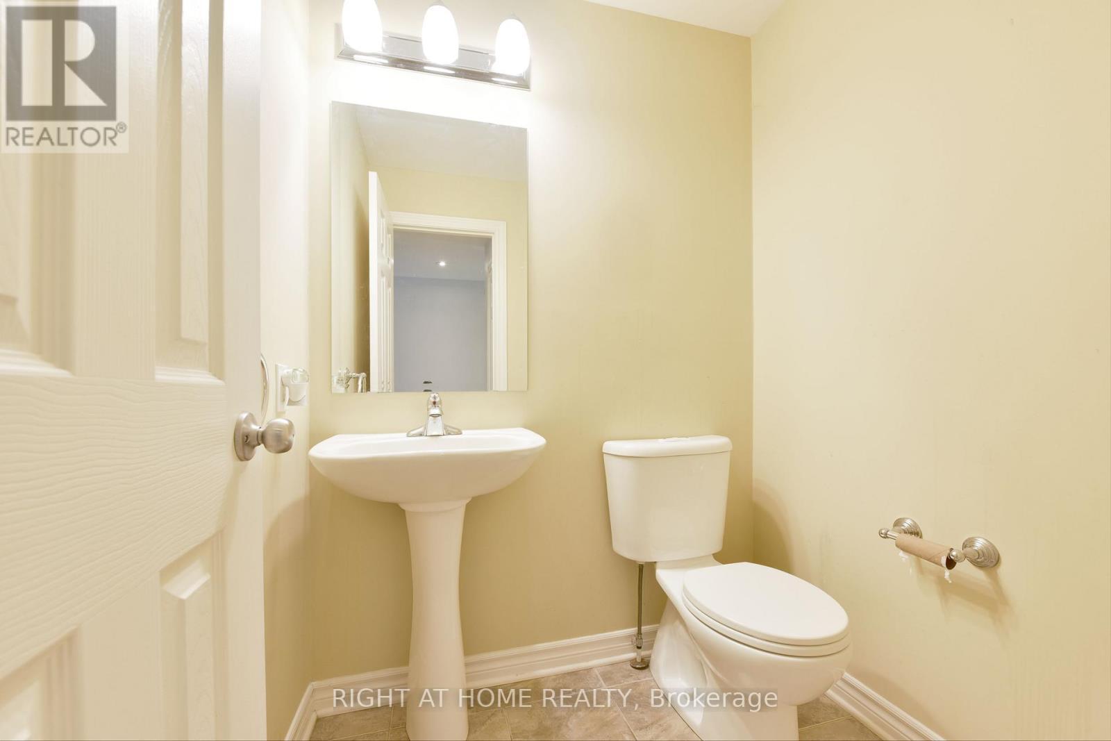 322 Brettonwood Ridge, Ottawa, ON - Indoor Photo Showing Bathroom