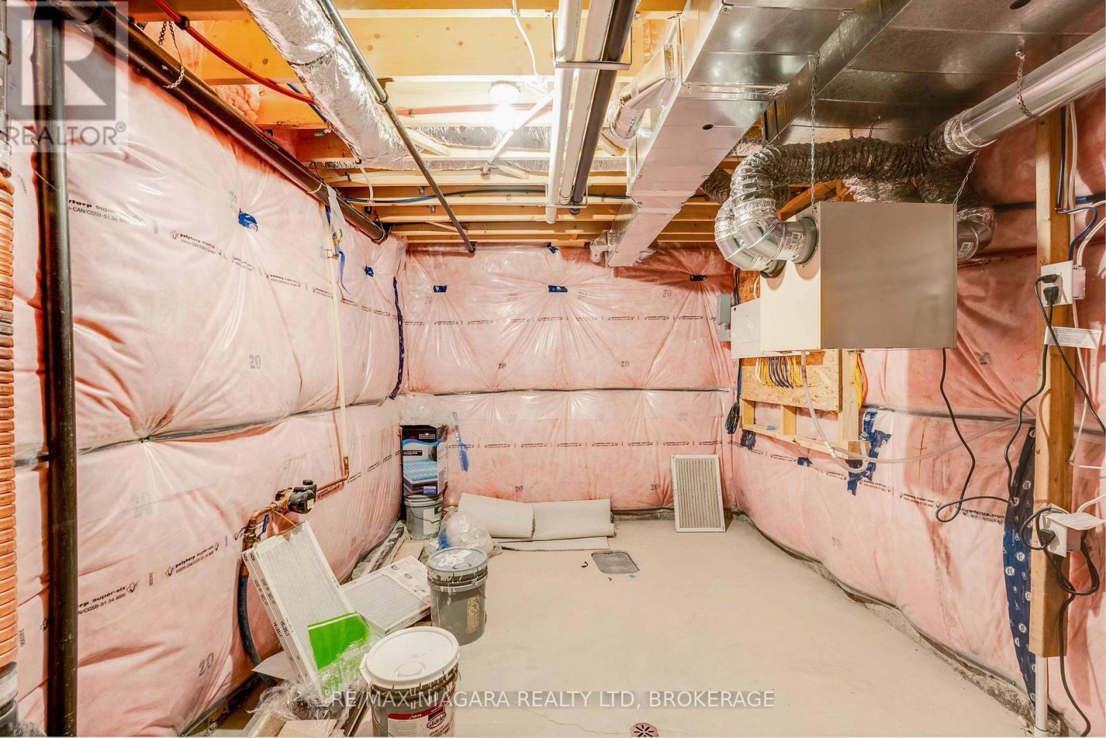 Lower - 90 Hillcrest Road, Port Colborne (Main Street), ON - Indoor Photo Showing Basement