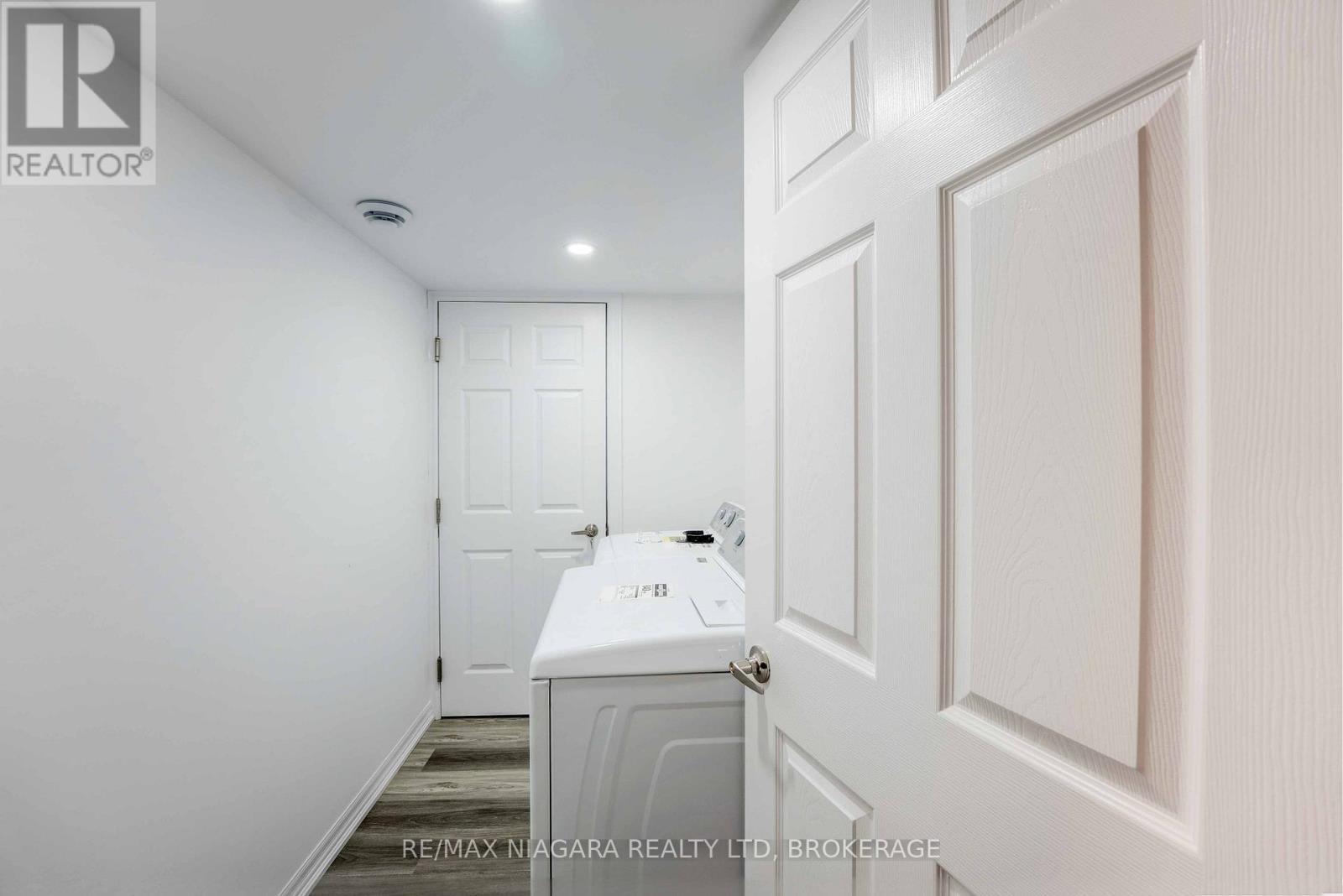 Lower - 90 Hillcrest Road, Port Colborne (Main Street), ON - Indoor Photo Showing Laundry Room