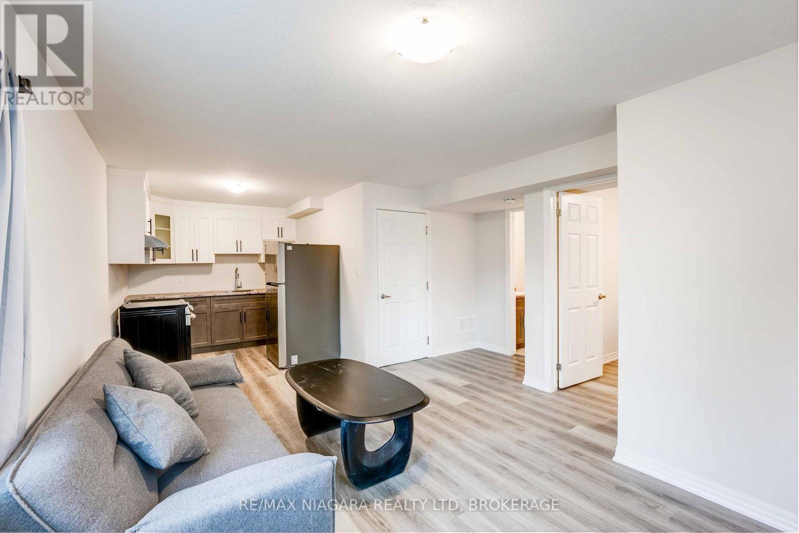 Lower - 90 Hillcrest Road, Port Colborne (Main Street), ON - Indoor