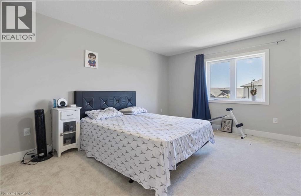 705 Chelton Road, London, ON - Indoor Photo Showing Bedroom