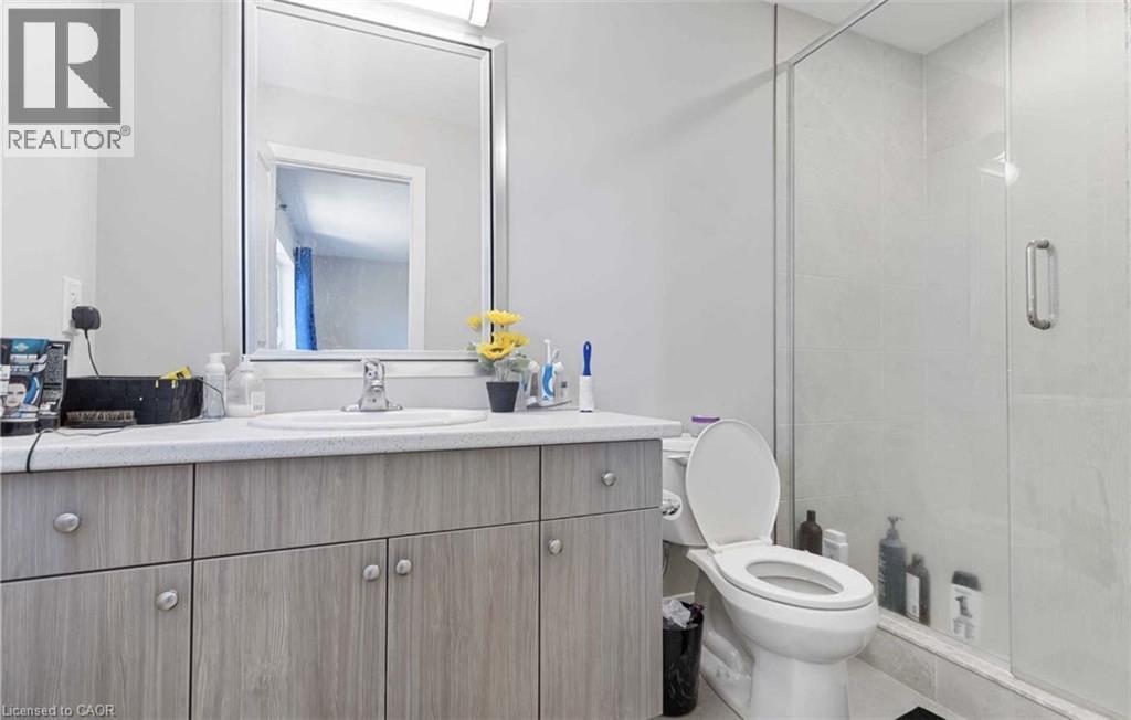 705 Chelton Road, London, ON - Indoor Photo Showing Bathroom