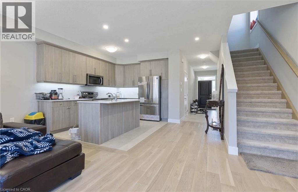 705 Chelton Road, London, ON - Indoor Photo Showing Kitchen