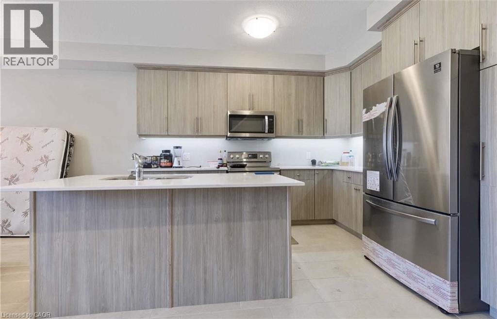 705 Chelton Road, London, ON - Indoor Photo Showing Kitchen With Upgraded Kitchen