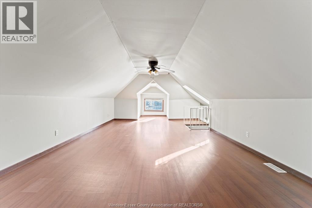 232-234 Giles, Windsor, ON - Indoor Photo Showing Other Room