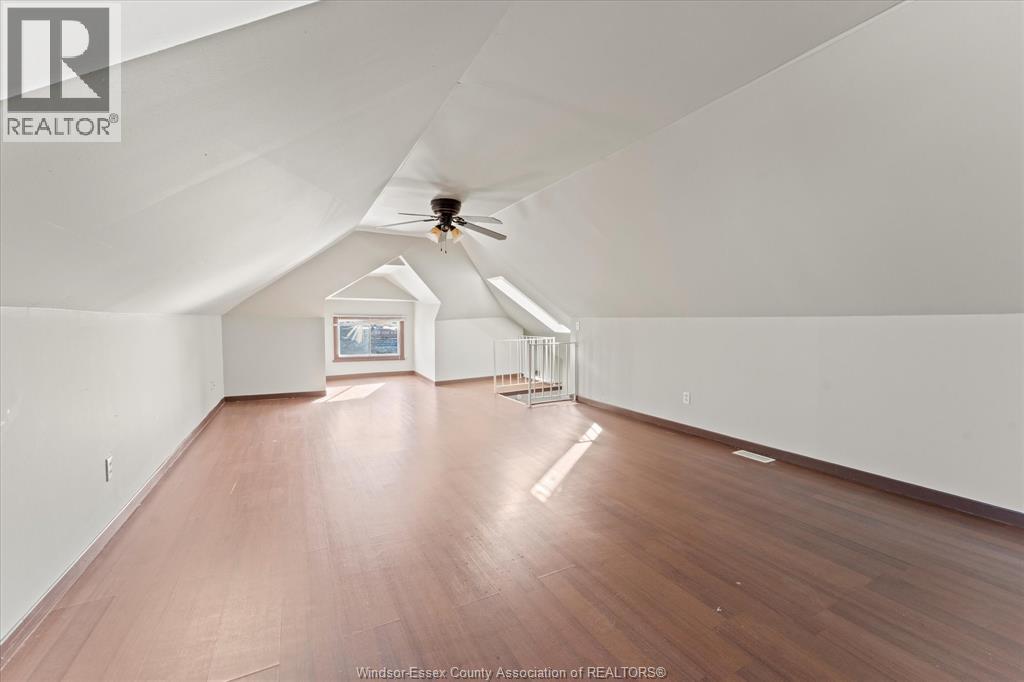 232-234 Giles, Windsor, ON - Indoor Photo Showing Other Room