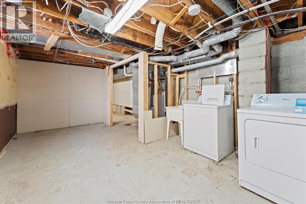 232-234 Giles, Windsor, ON - Indoor Photo Showing Laundry Room