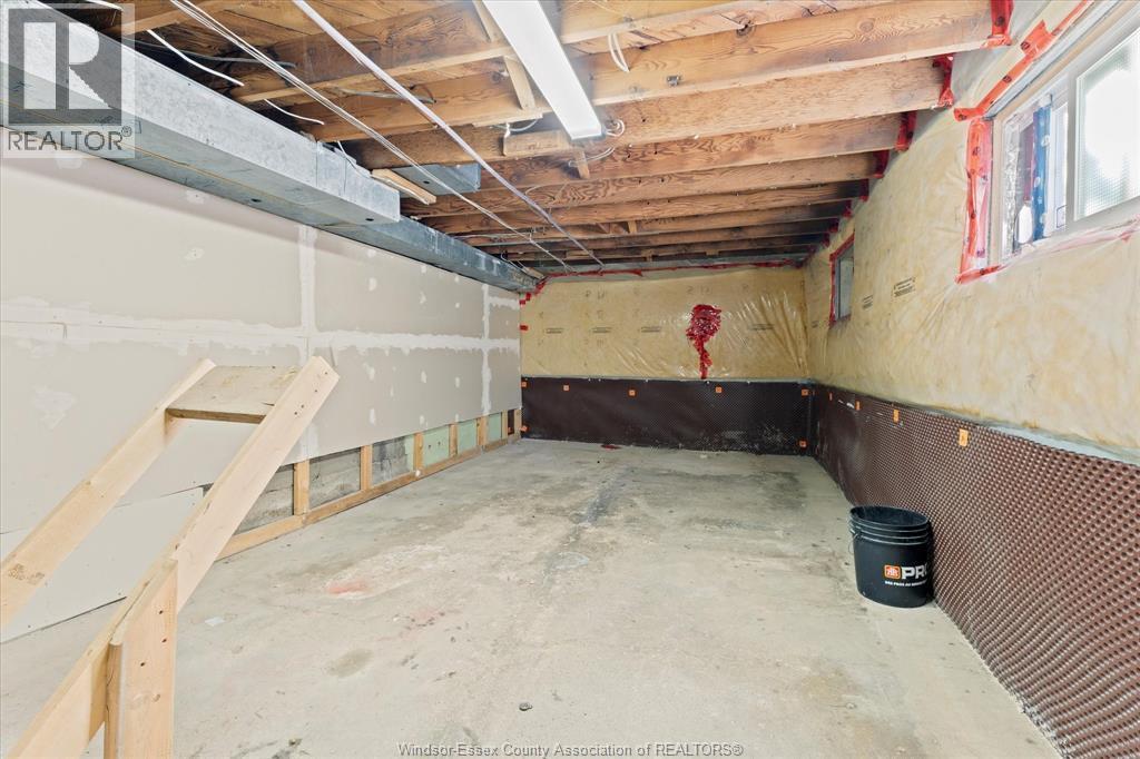 232-234 Giles, Windsor, ON - Indoor