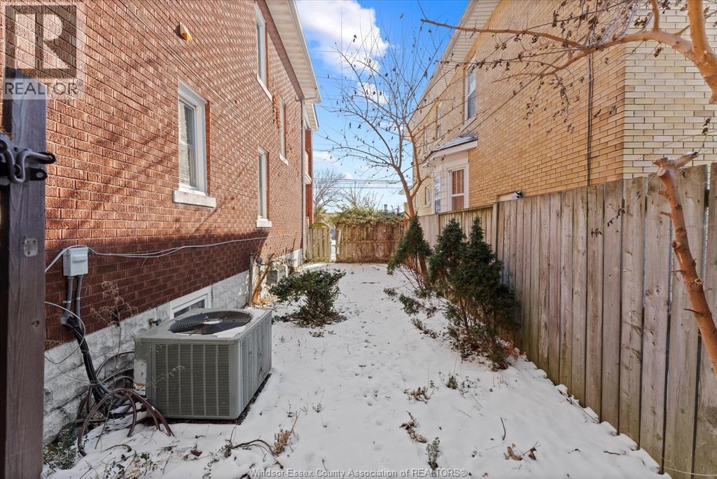 232-234 Giles, Windsor, ON - Outdoor With Exterior