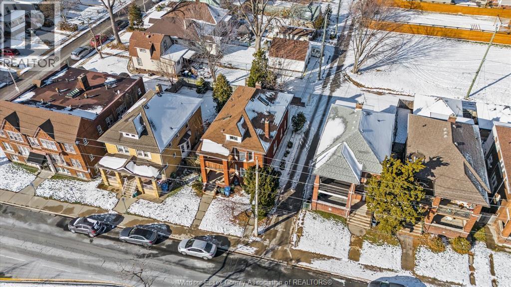 232-234 Giles, Windsor, ON - Outdoor