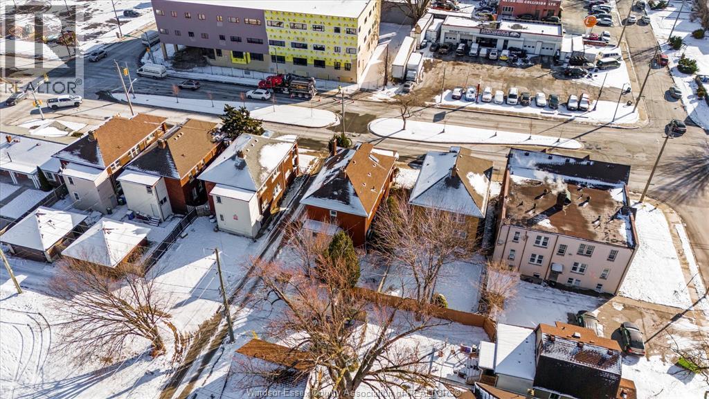 232-234 Giles, Windsor, ON - Outdoor