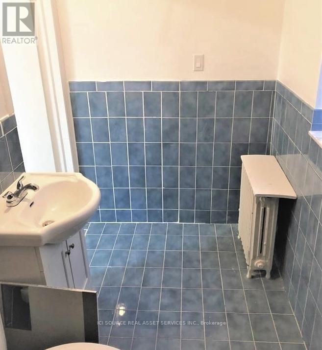 1 - 148 Brunswick Avenue, Toronto, ON - Indoor Photo Showing Bathroom