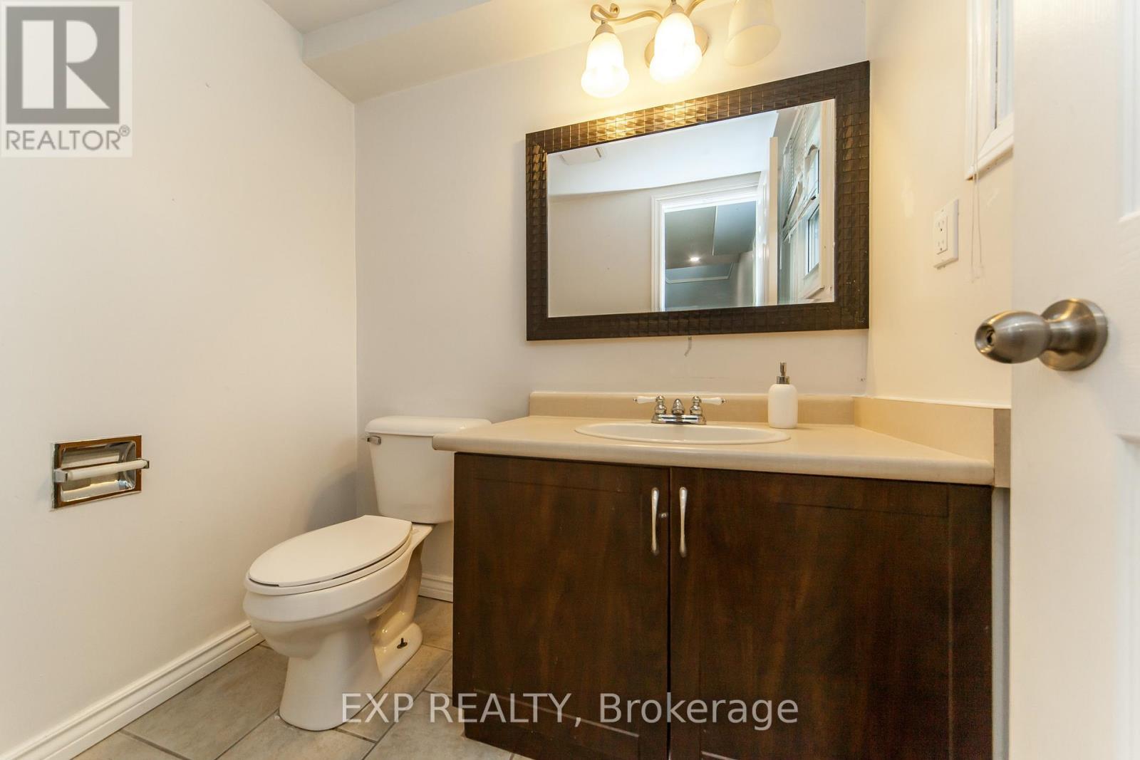 1447 Fleming Court, Oshawa, ON - Indoor Photo Showing Bathroom