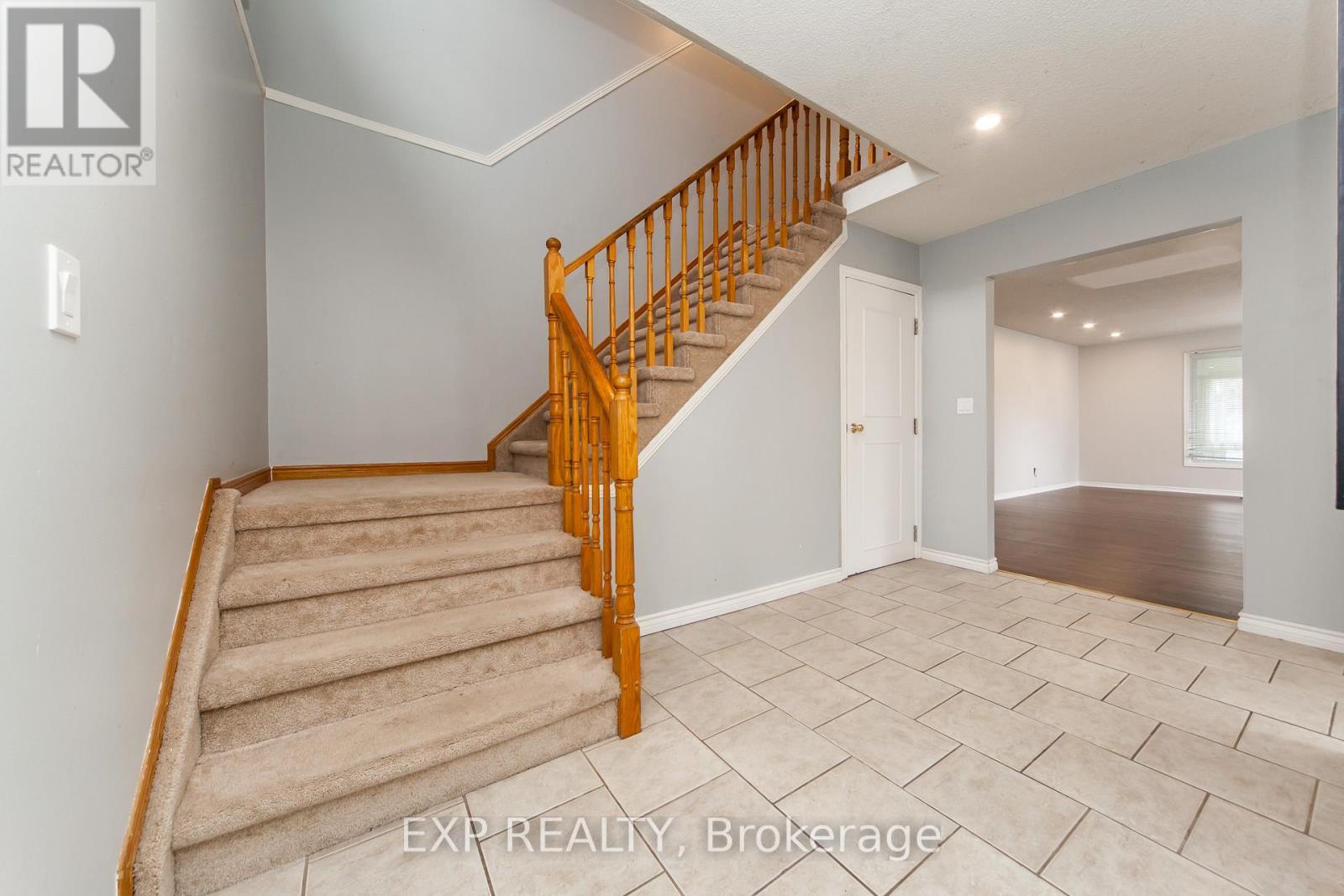 1447 Fleming Court, Oshawa, ON - Indoor Photo Showing Other Room