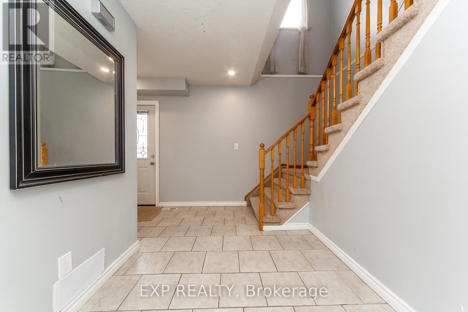 1447 Fleming Court, Oshawa, ON - Indoor Photo Showing Other Room