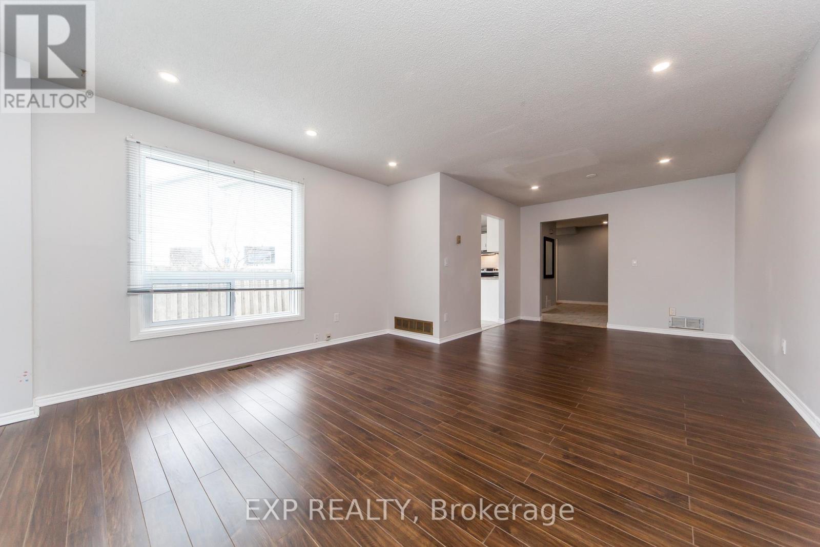 1447 Fleming Court, Oshawa, ON - Indoor