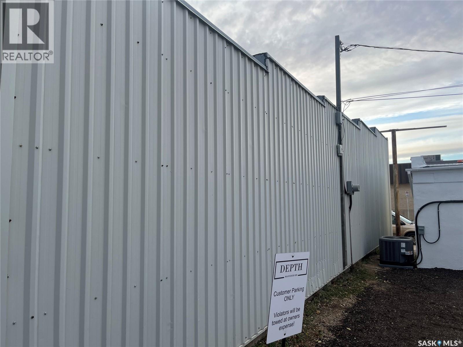 323 4Th Avenue Sw, Moose Jaw, SK