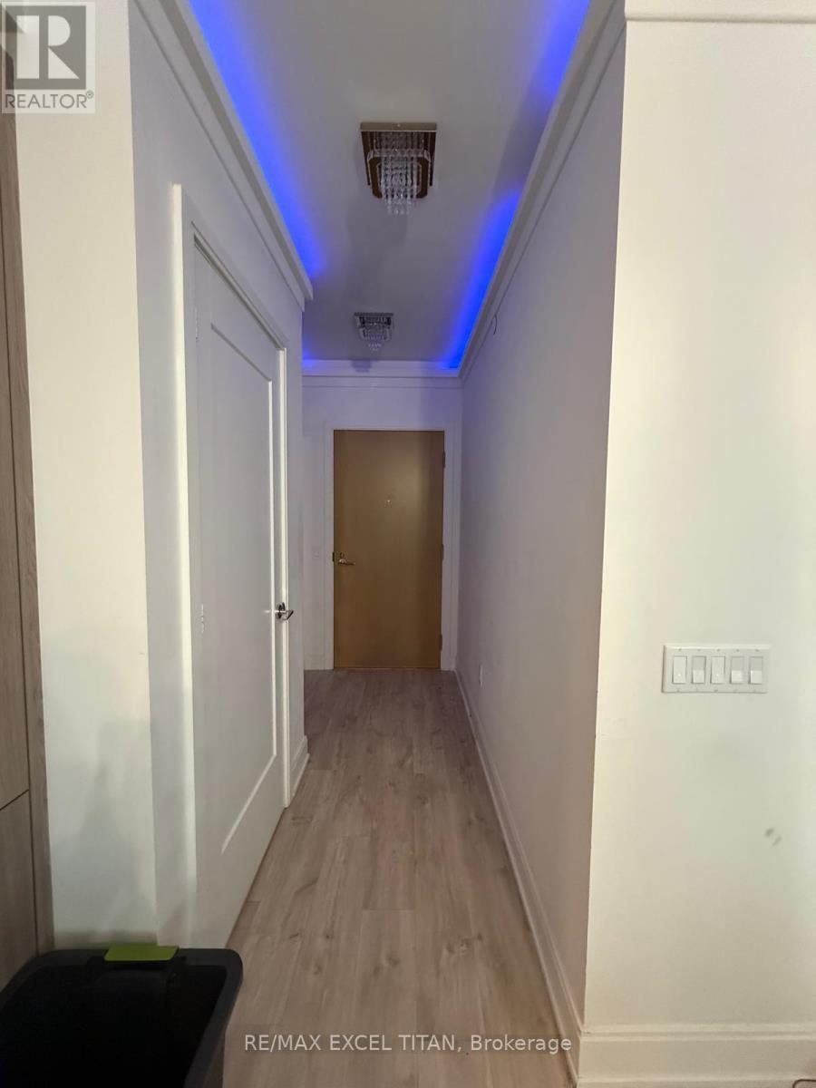 906 - 65 Annie Craig Drive, Toronto, ON - Indoor Photo Showing Other Room