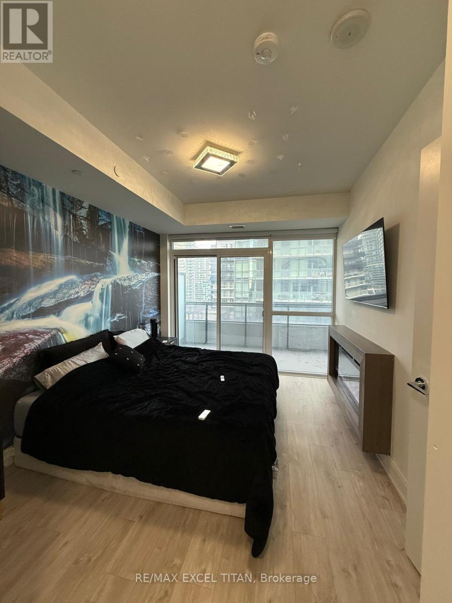 906 - 65 Annie Craig Drive, Toronto, ON - Indoor Photo Showing Other Room