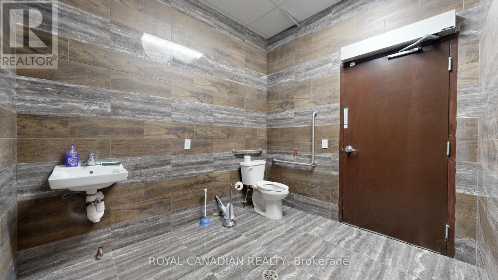 202 - 6475 Mayfield Road, Brampton, ON