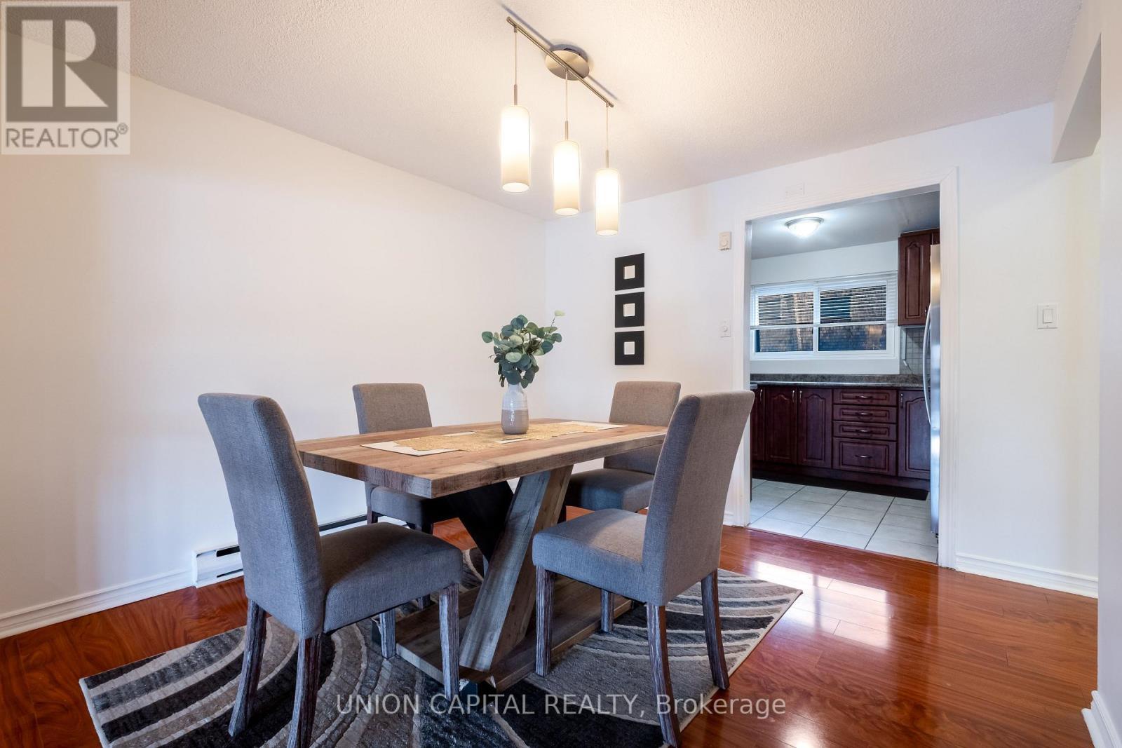 9 Briar Path, Brampton, ON - Indoor Photo Showing Dining Room