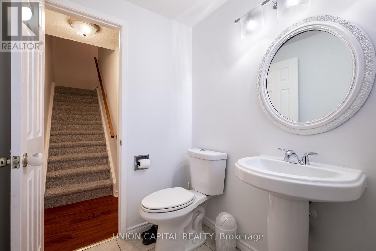9 Briar Path, Brampton, ON - Indoor Photo Showing Bathroom