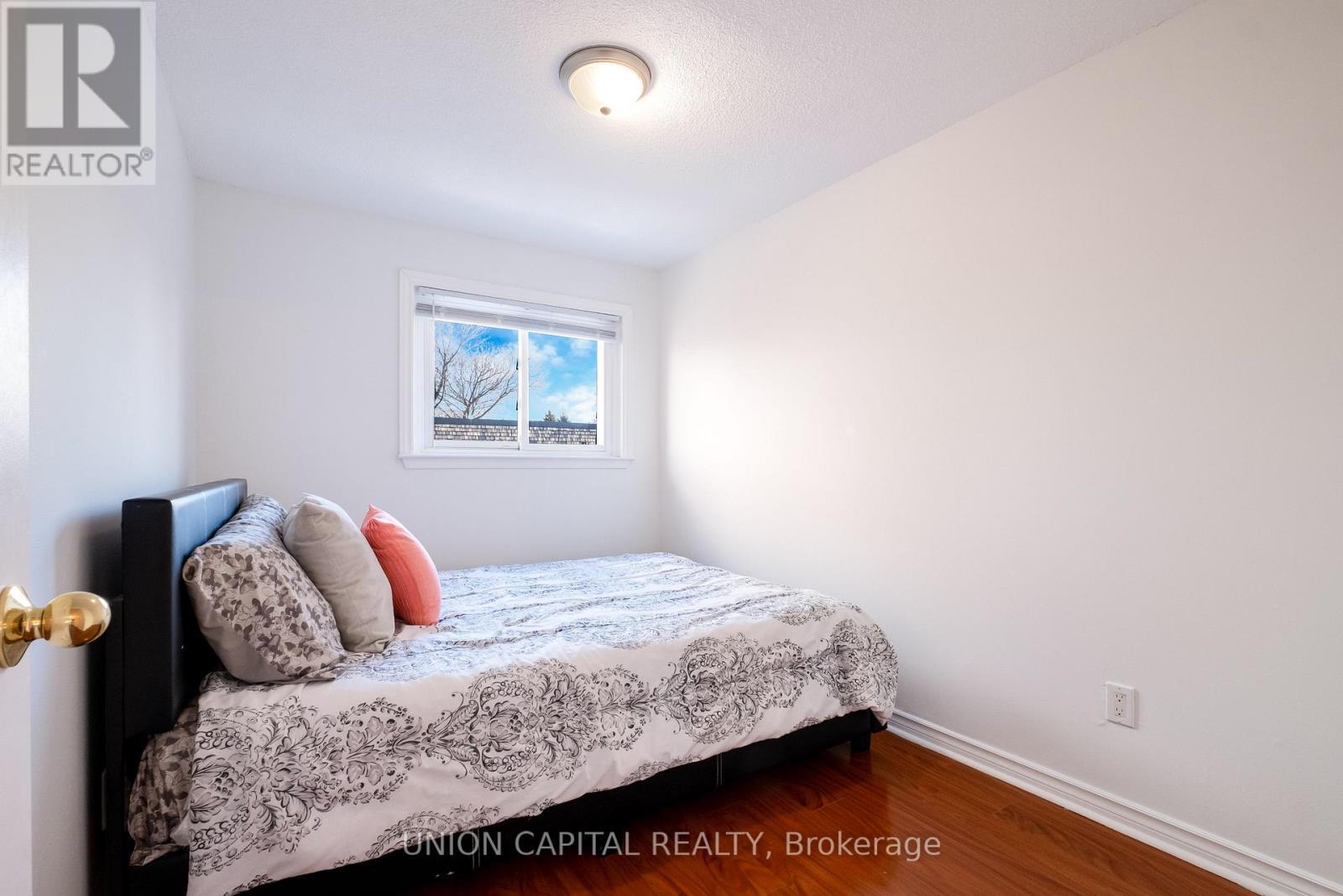 9 Briar Path, Brampton, ON - Indoor Photo Showing Bedroom