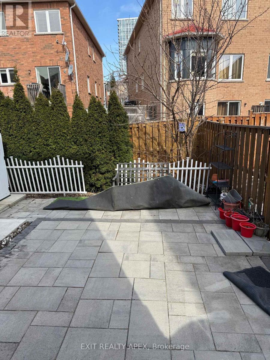 78 Fandago Drive, Brampton, ON - Outdoor