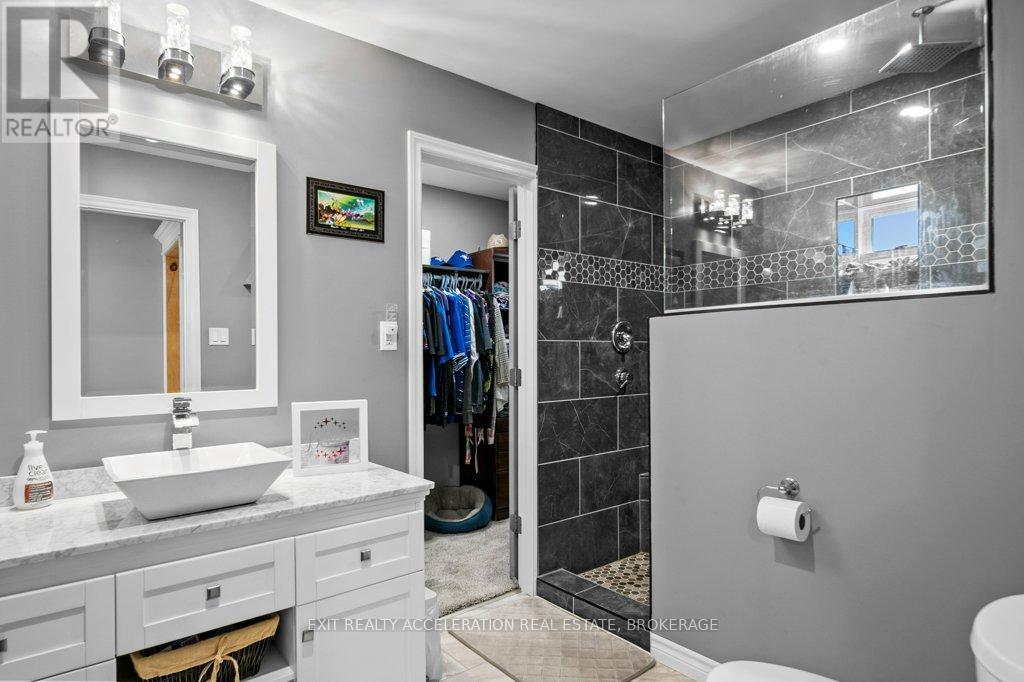 108 Dundas Street, Deseronto (Deseronto (Town)), ON - Indoor Photo Showing Bathroom