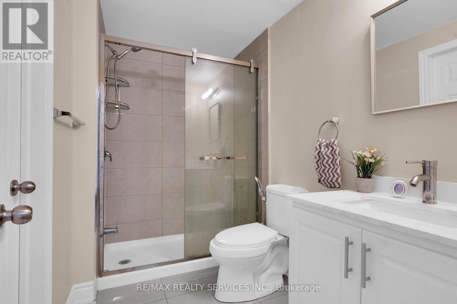 36 Fallowfield Drive, Kitchener, ON - Indoor Photo Showing Bathroom