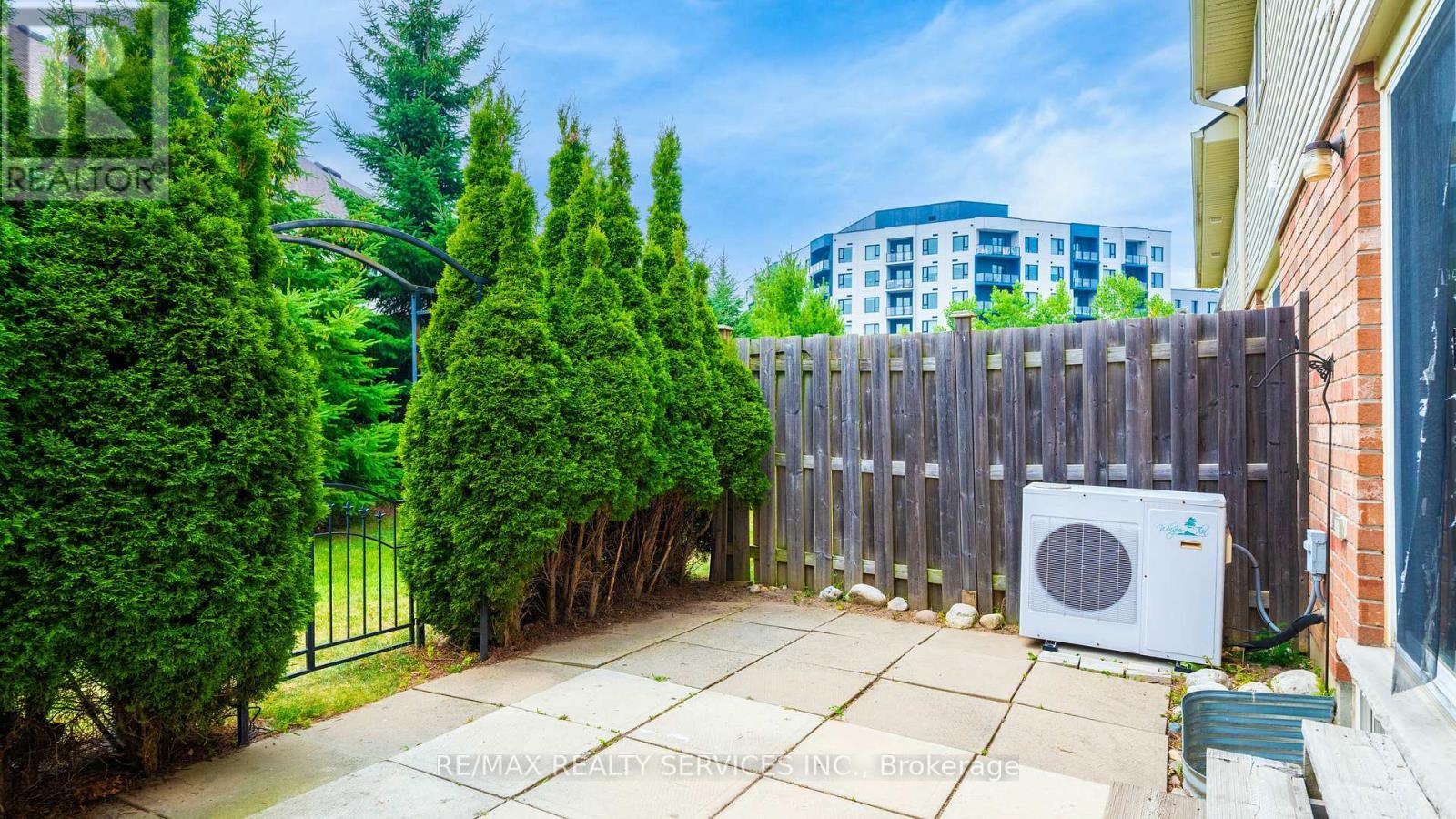 36 Fallowfield Drive, Kitchener, ON - Outdoor