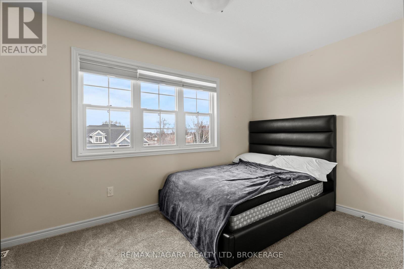 3 Summerhayes Drive, Niagara-On-The-Lake (Virgil), ON - Indoor Photo Showing Bedroom