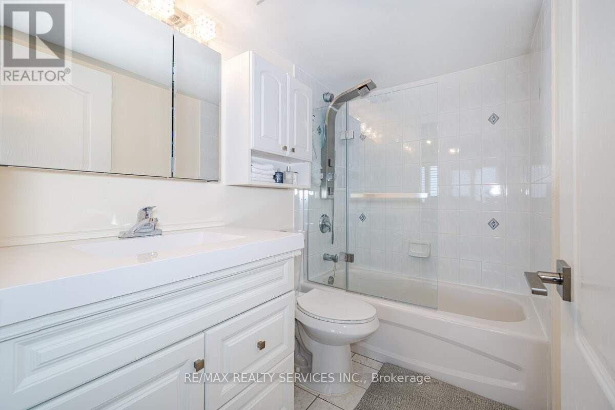 508 - 10 Dayspring Circle, Brampton, ON - Indoor Photo Showing Bathroom