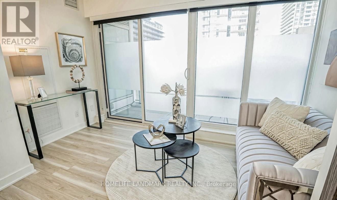 605 - 19 Bathurst Street, Toronto, ON - Indoor