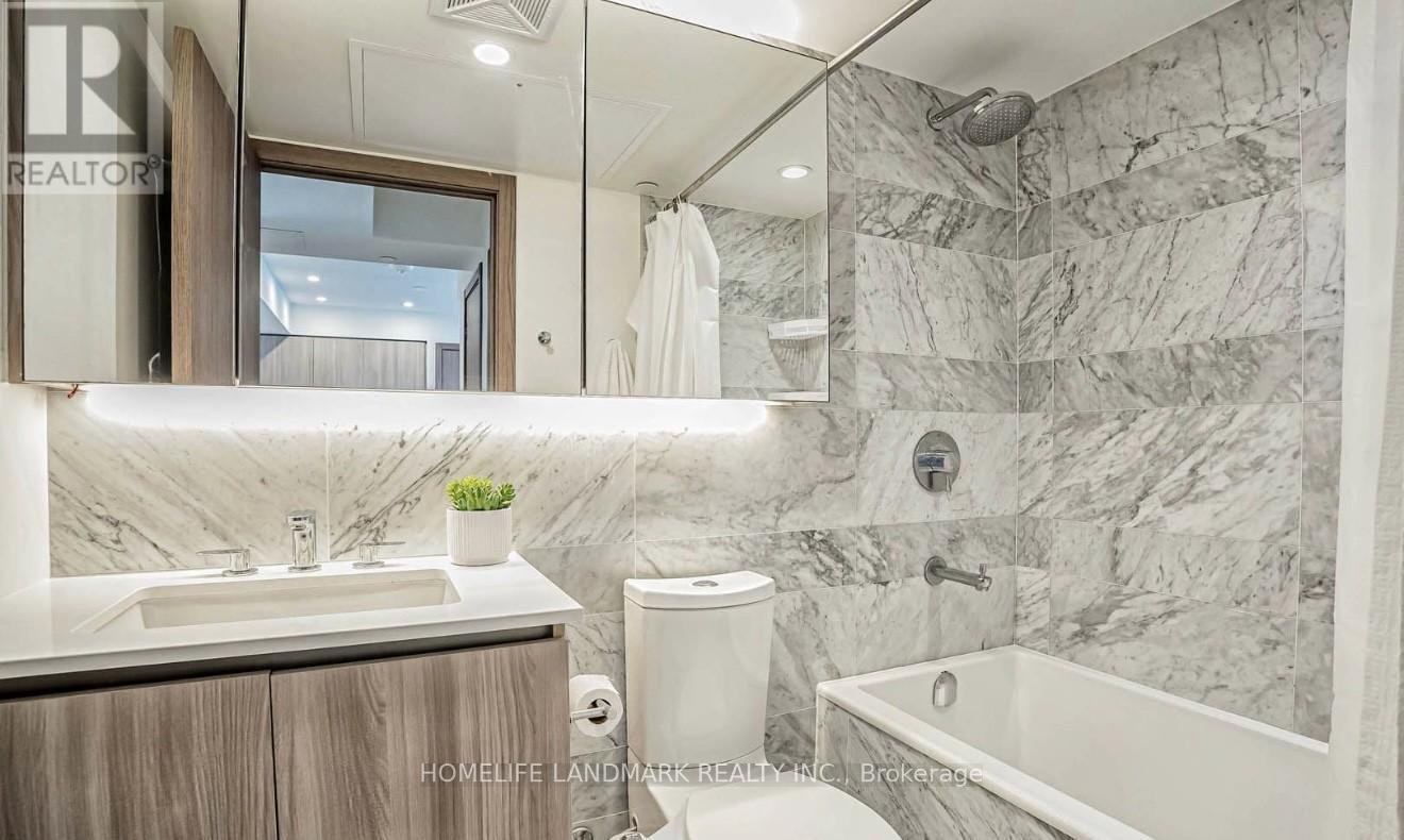 605 - 19 Bathurst Street, Toronto, ON - Indoor Photo Showing Bathroom