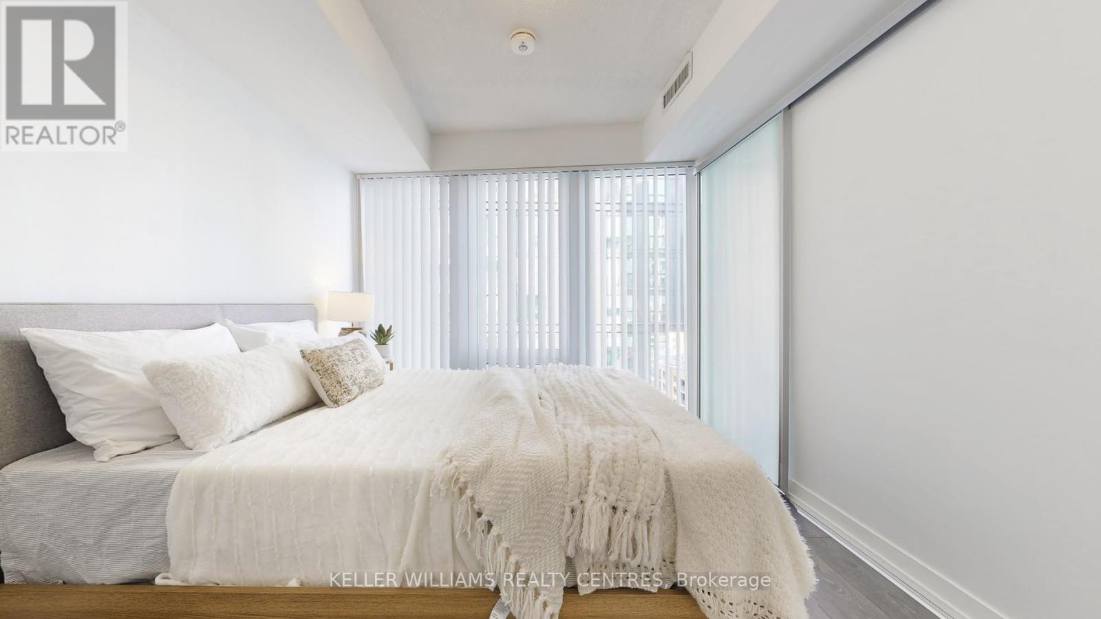 2510 - 60 Shuter Street, Toronto, ON - Indoor Photo Showing Bedroom