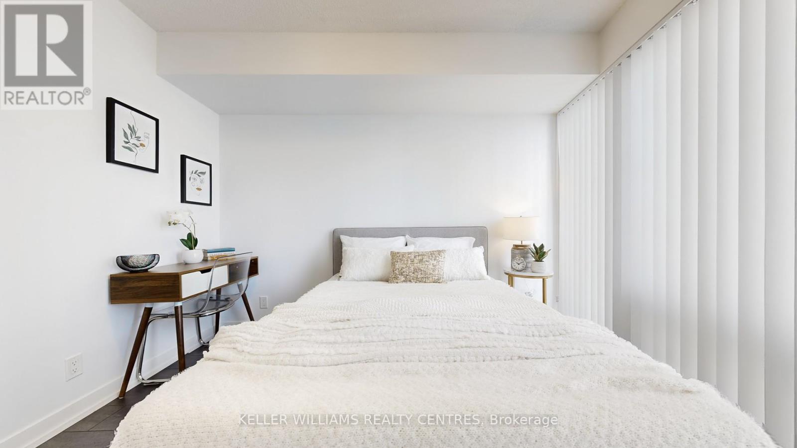 2510 - 60 Shuter Street, Toronto, ON - Indoor Photo Showing Bedroom