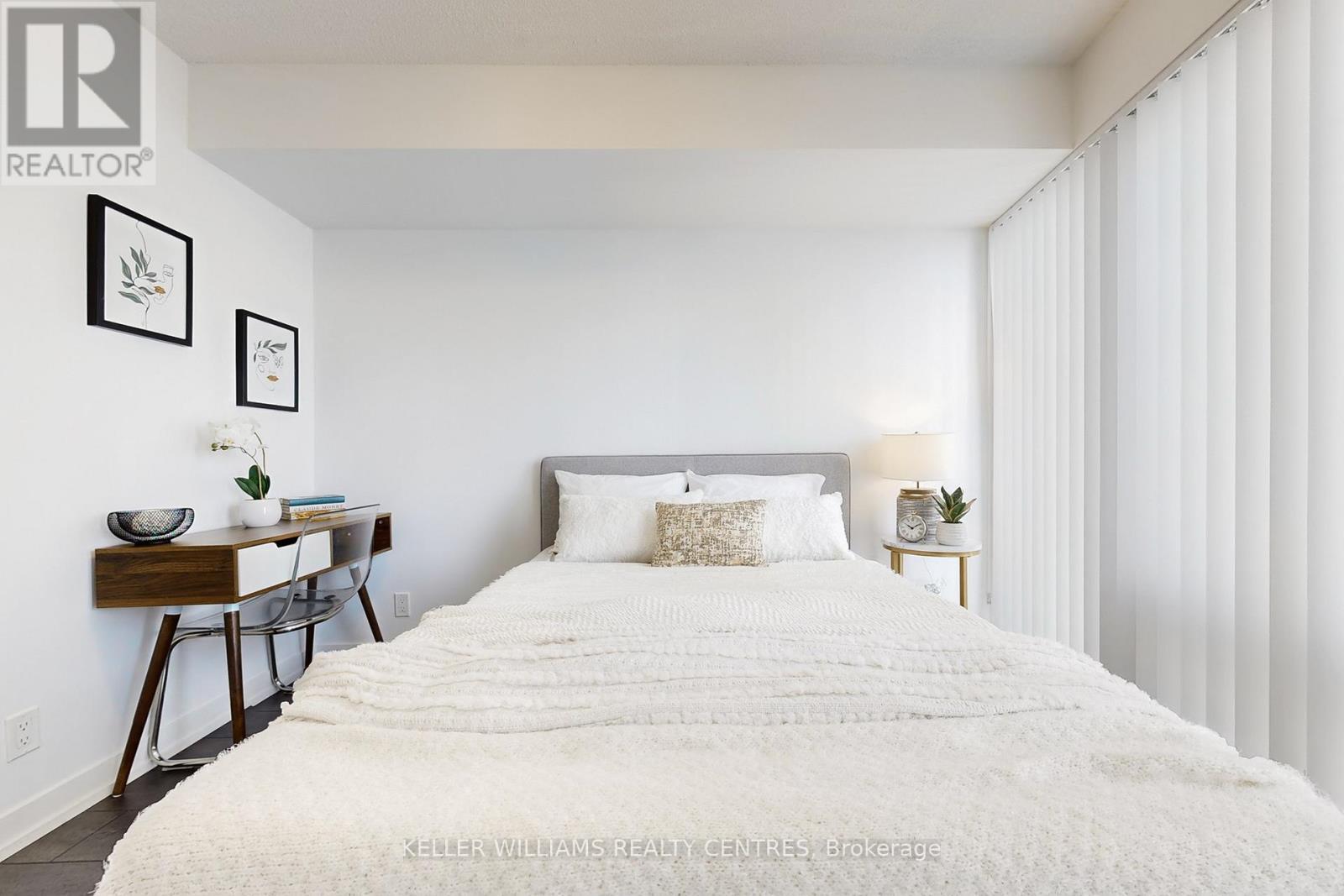 2510 - 60 Shuter Street, Toronto, ON - Indoor Photo Showing Bedroom