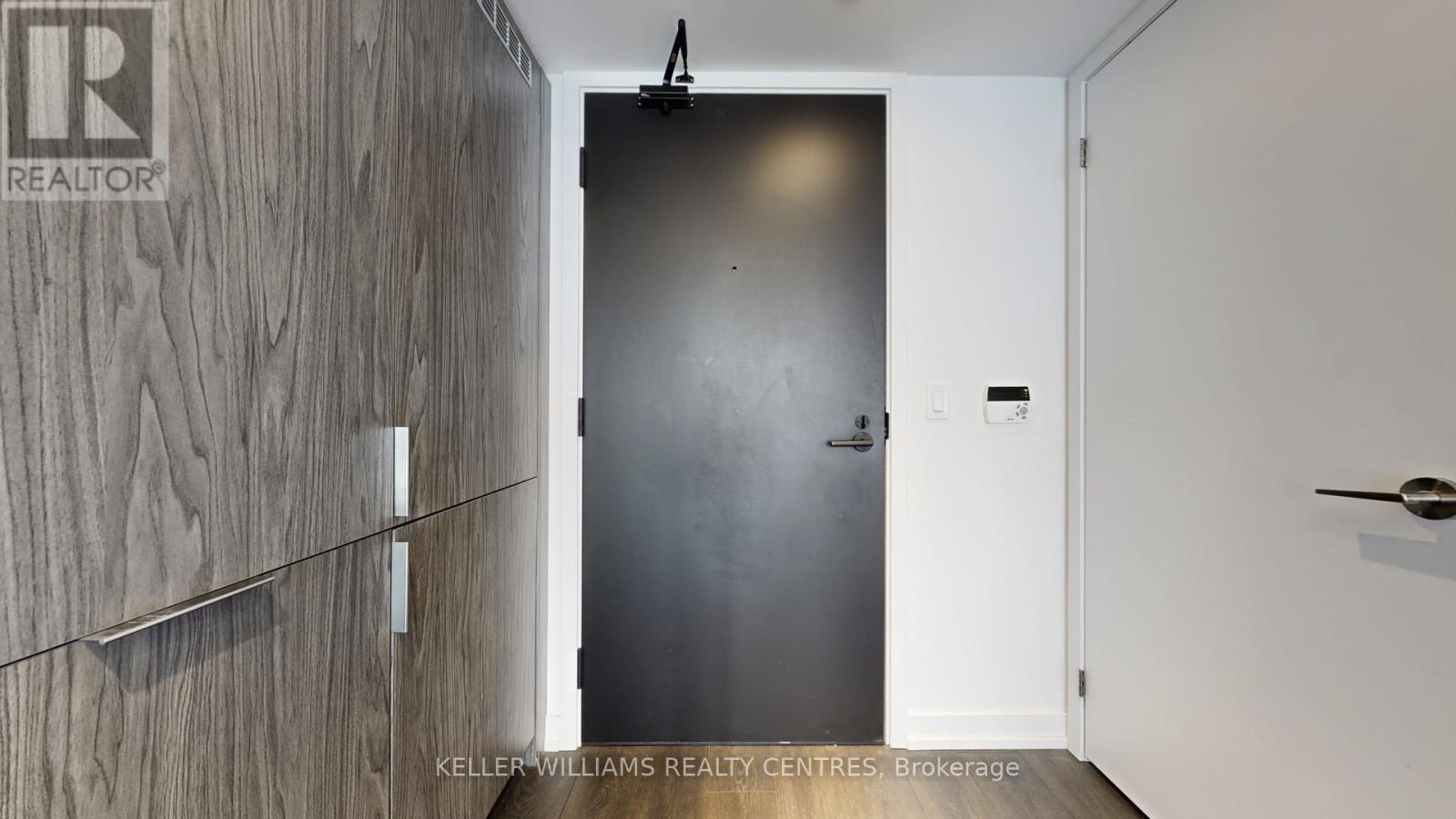 large front closet - 2510 - 60 Shuter Street, Toronto, ON - Indoor Photo Showing Other Room