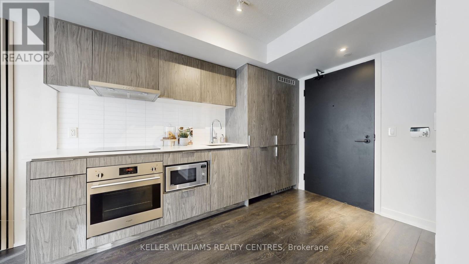 2510 - 60 Shuter Street, Toronto, ON - Indoor Photo Showing Kitchen