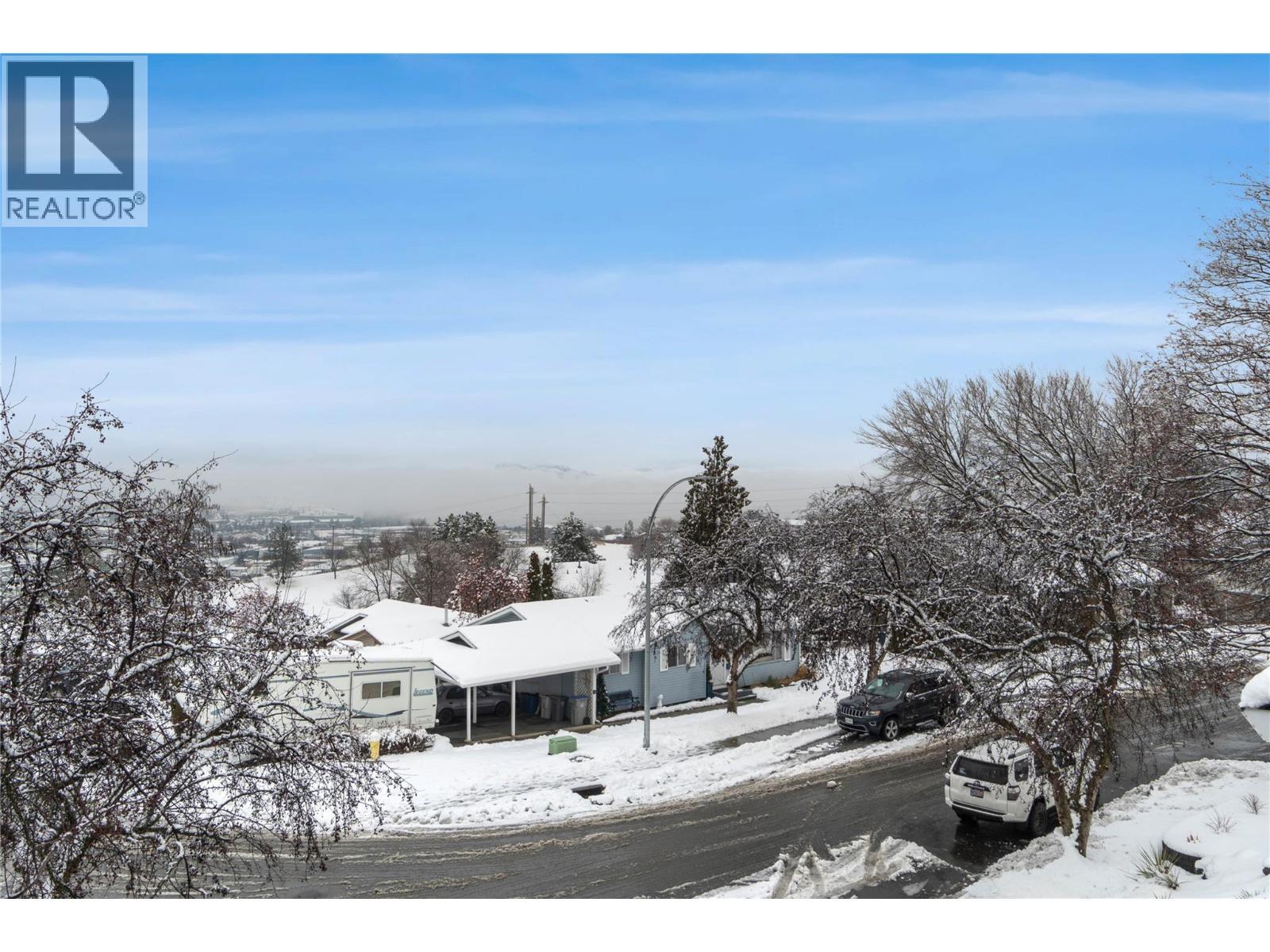 908 Gleneagles Drive, Kamloops, BC - Outdoor